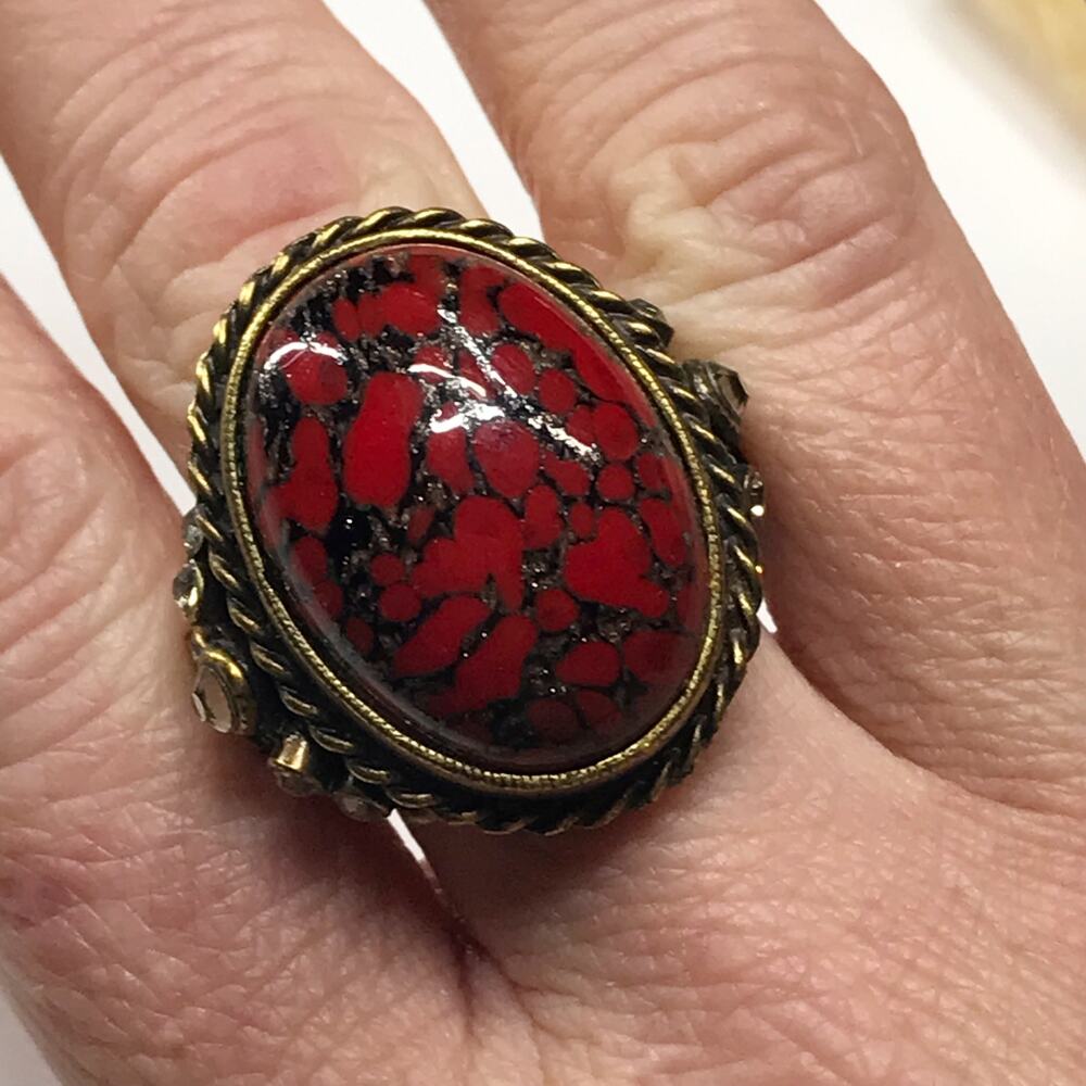 Ollipop USA Vintage Cocktail Chunky Large Ring Adjustable Red Black Stone Brass - Picture 8 of 15